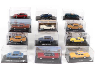 Lot 85 - DIVERS (12)