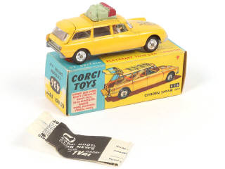 Lot 252 - CORGI TOYS (GB) (1)