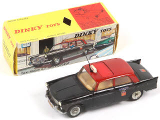 Lot 334 - DINKY TOYS (FRANCE) (1)