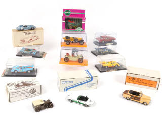 Lot 72 - DIVERS (12)