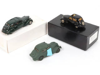 Lot 53 - DIVERS (3)