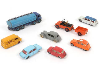 Lot 328 - DINKY TOYS (8)