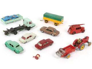 Lot 329 - DINKY TOYS (11)