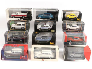 Lot 95 - DIVERS (12)