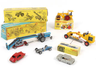 Lot 51 - DIVERS (6)