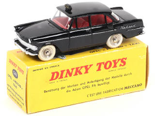Lot 325 - DINKY TOYS (FRANCE) (1)
