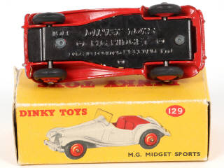 Lot 181 - DINKY TOYS (GB) (1)