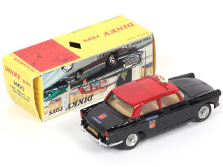 Lot 319 - DINKY TOYS (FRANCE) (1)