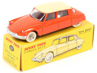 Lot 306 - DINKY TOYS (FRANCE) (1)