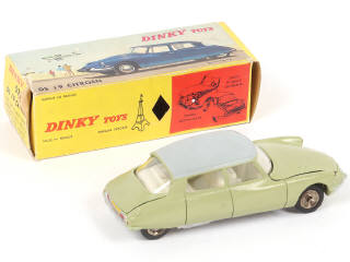 Lot 330 - DINKY TOYS (FRANCE) (1)