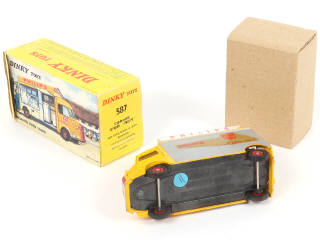 Lot 358 - DINKY TOYS (FRANCE) (1)