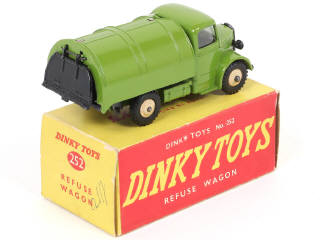Lot 208 - DINKY TOYS (GB) (1)