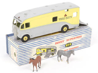 Lot 223 - DINKY TOYS (GB) (1)