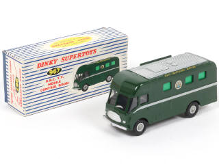 Lot 227 - DINKY TOYS (GB) (1)