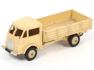Lot 345 - DINKY TOYS (FRANCE) (1)