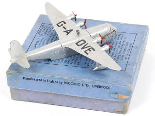Lot 239 - DINKY TOYS (GB) (1)
