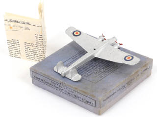 Lot 243 - DINKY TOYS (GB) (1)