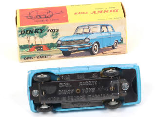 Lot 332 - DINKY TOYS (FRANCE) (1)