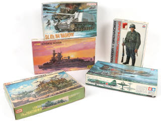 Lot 26 - DIVERS (5)