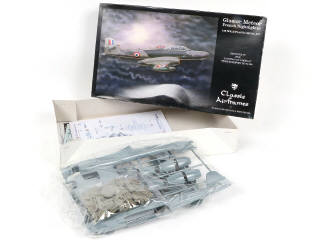 Lot 31 - DIVERS (8)