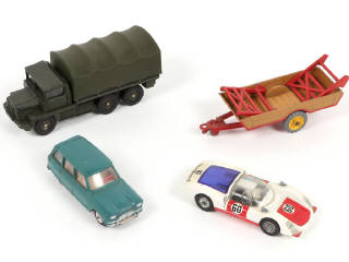 Lot 55 - DIVERS (4)