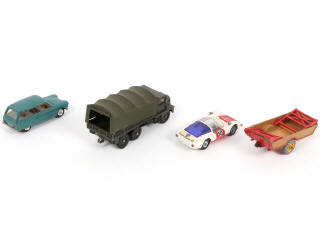 Lot 55 - DIVERS (4)