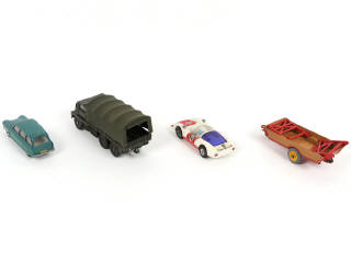 Lot 55 - DIVERS (4)