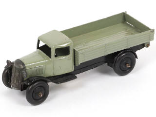 Lot 266 - DINKY TOYS (GB) (1)