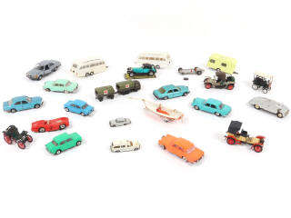 Lot 72 - DIVERS (23)