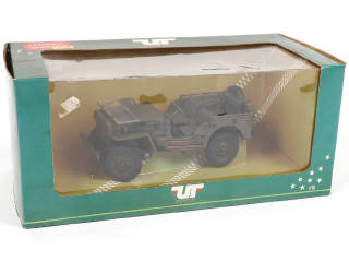 Lot 17 - DIVERS (4)
