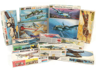 Lot 15 - DIVERS (12)