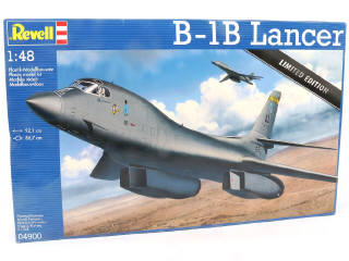 Lot 5 - REVELL (USA) (1)