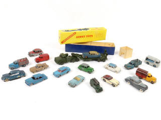 Lot 186 - DINKY TOYS (18)