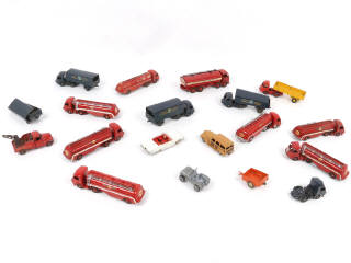 Lot 54 - DIVERS (18)