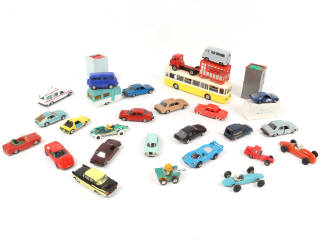 Lot 63 - DIVERS (29)
