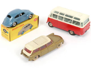 Lot 219 - DINKY TOYS (GB) (3)