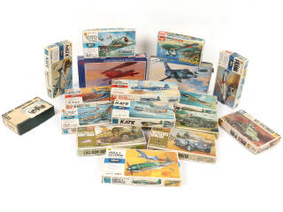 Lot 17 - DIVERS (17)