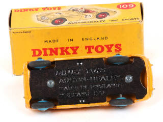 Lot 205 - DINKY TOYS (GB) (1)
