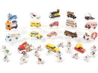 Lot 206 - DIVERS (36)