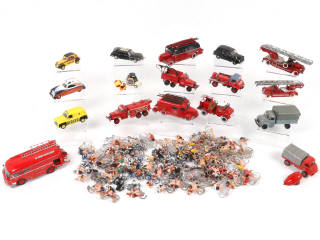 Lot 237 - DIVERS (50)