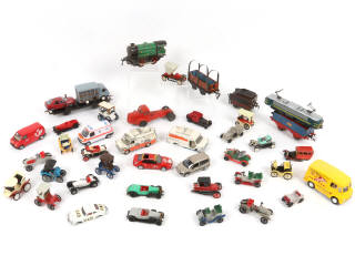 Lot 227 - DIVERS (42)