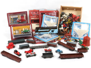 Lot 236 - DIVERS (50)