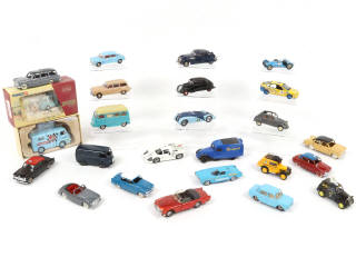 Lot 172 - DIVERS (24)