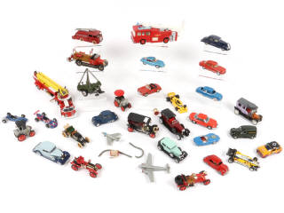 Lot 218 - DIVERS (35)