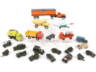 Lot 165 - DIVERS (21)