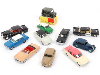 Lot 293 - DINKY TOYS (11)