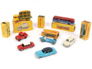Lot 287 - DINKY TOYS (7)