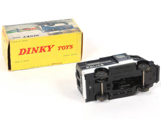 Lot 221 - DINKY TOYS (FRANCE) (1)