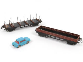 Lot 23 - DIVERS (3)