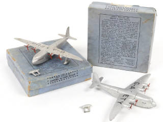 Lot 273 - DINKY TOYS (GB) (2)